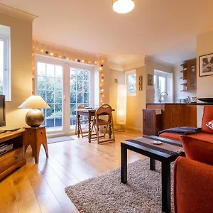Host & - Tivoli Garden Flat , Brighton United Kingdom